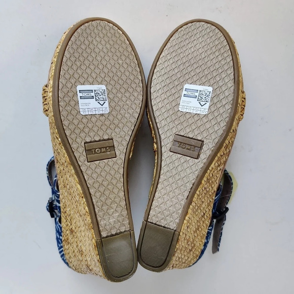 TOMS Clarissa Sandals 9.5 Blue Batik Textile Wrapped Wedge - Picture 7 of 16